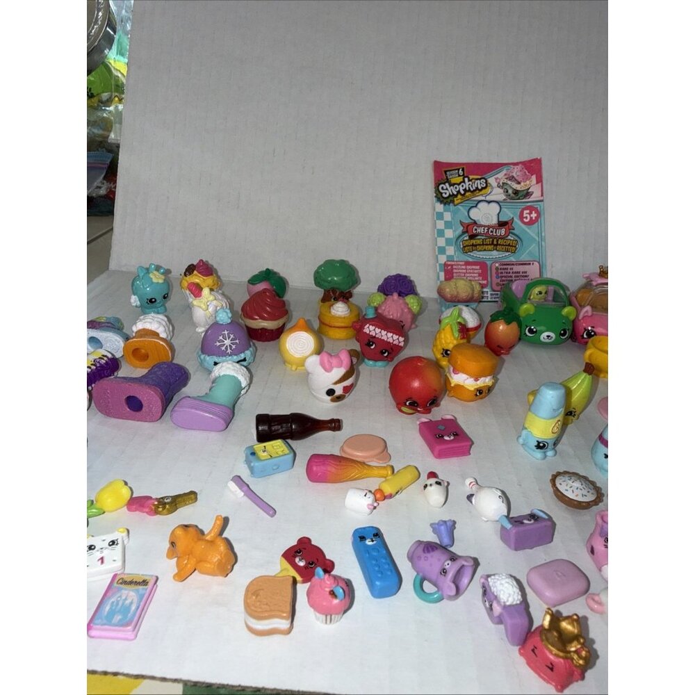 Lot Apprx 125 Assorted Shopkins Moose Characters Cars Carts Bags Combs Shoes - Picture 6 of 16